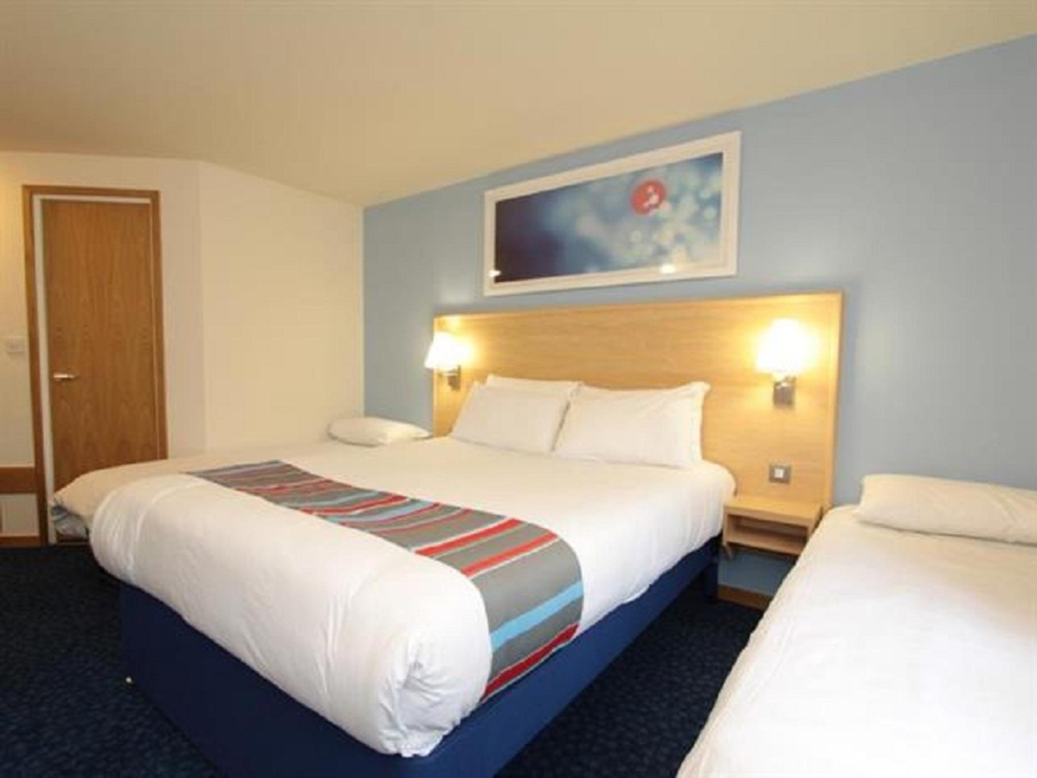 Travelodge Swansea Central Zewnętrze zdjęcie