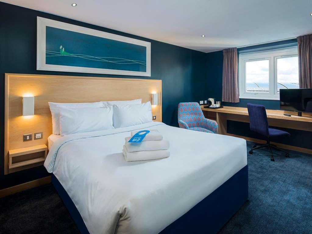 Travelodge Swansea Central Pokój zdjęcie