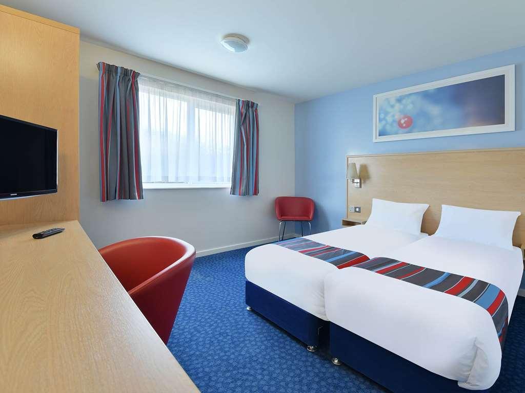 Travelodge Swansea Central Pokój zdjęcie