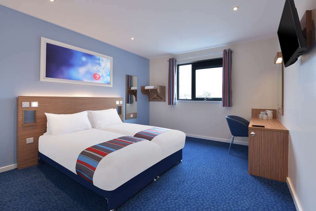 Travelodge Swansea Central Pokój zdjęcie